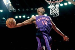 NBA雄鹿队MVP字母哥续约详情：四年2900万美元巩固核心阵容